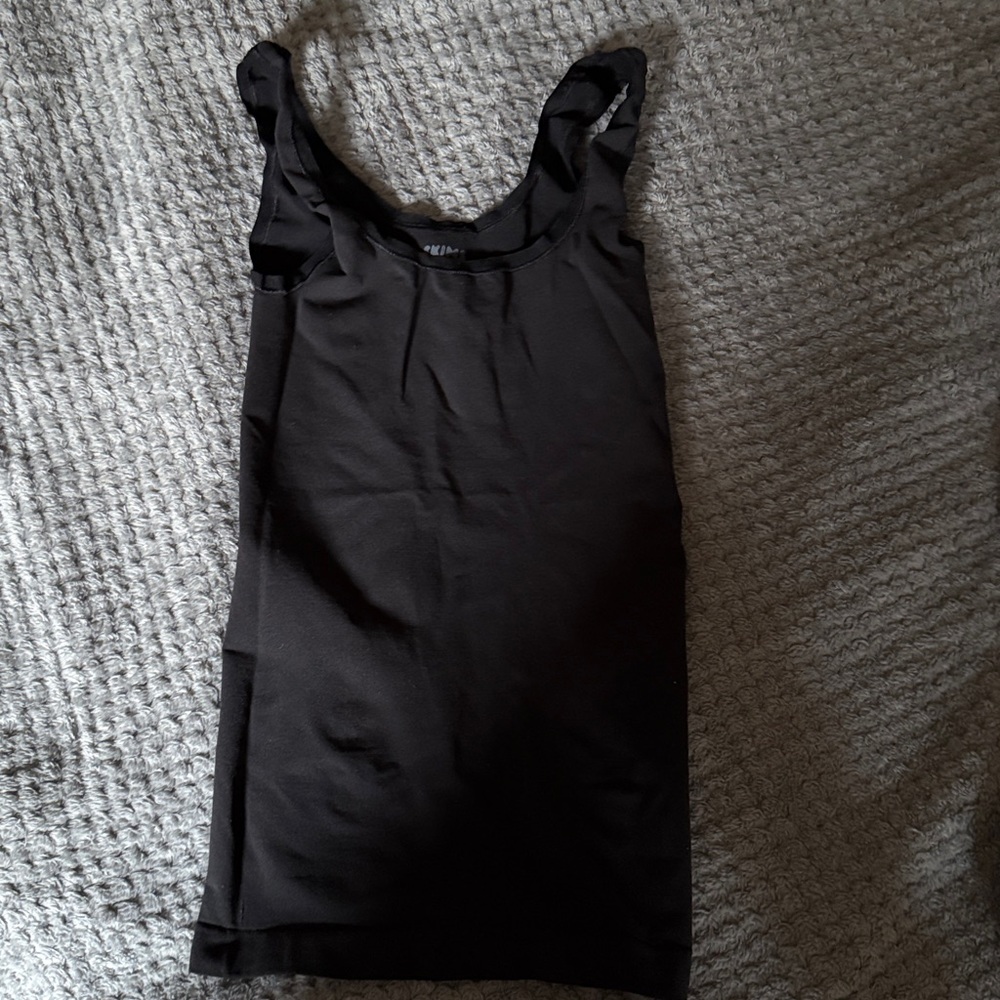 Skims Sculpting Tank in Onyx size s/m